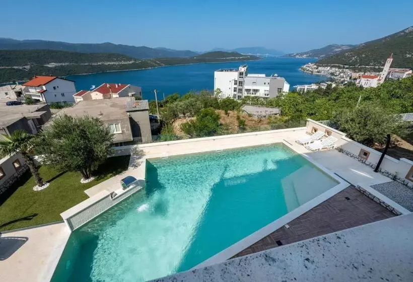 پانسیون Apartment With Pool Sunset Cove