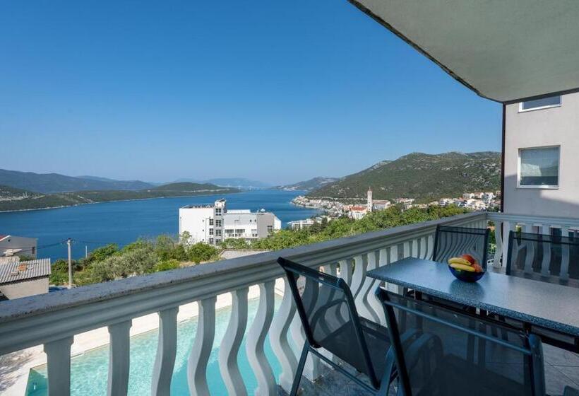 پانسیون Apartment With Pool Sunset Cove