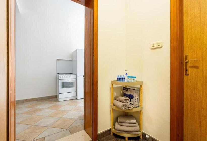 پانسیون Apartment With Pool Sunset Cove