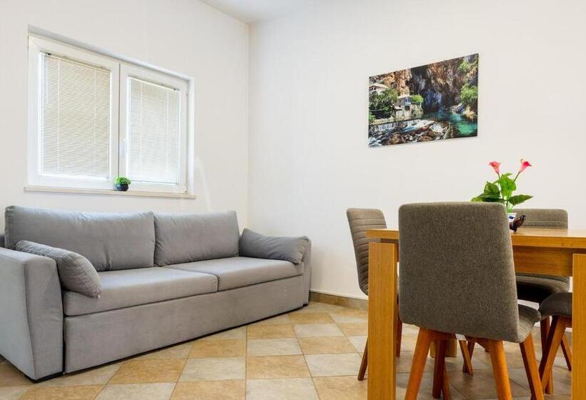 پانسیون Apartment With Pool Sunset Cove