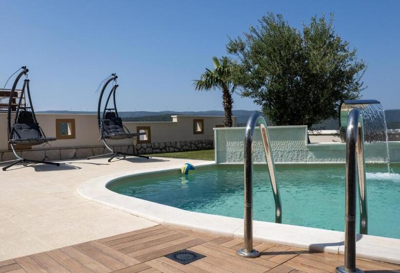 پانسیون Apartment With Pool Sunset Cove