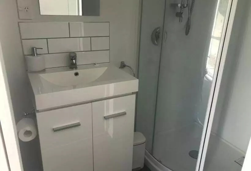 Majatalo Brookside Bnb