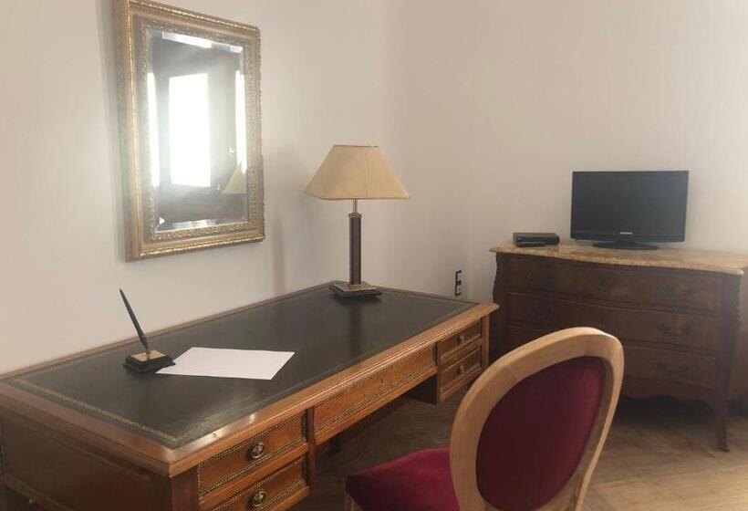 بنسيون Chambres Au Chateau Saint Geoire