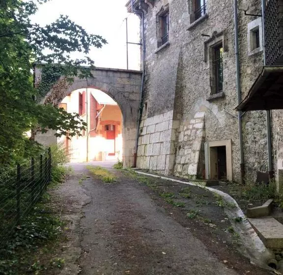 ペンション Chambres Au Chateau Saint Geoire