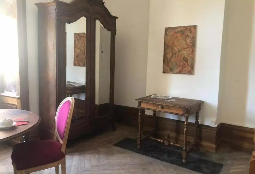 ペンション Chambres Au Chateau Saint Geoire