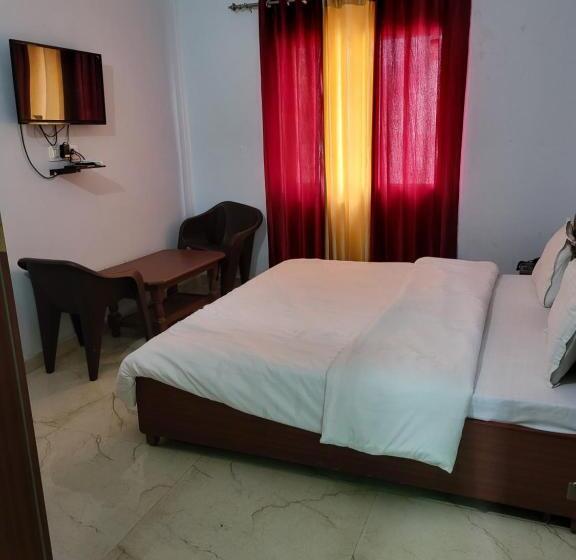 پانسیون Chandras Residence