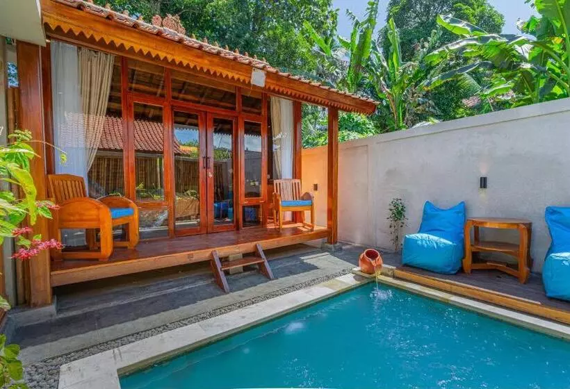 پانسیون Ngesil Private Joglo & Pool