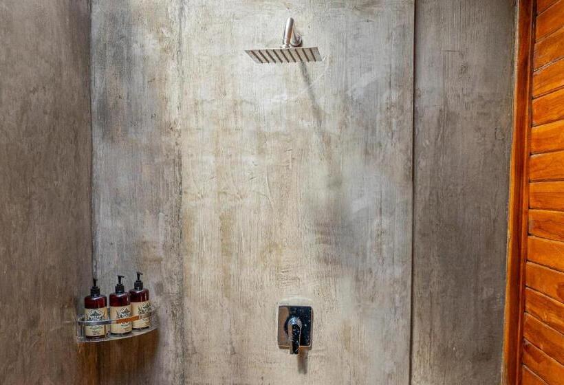 Pensjonat Ngesil Private Joglo & Pool