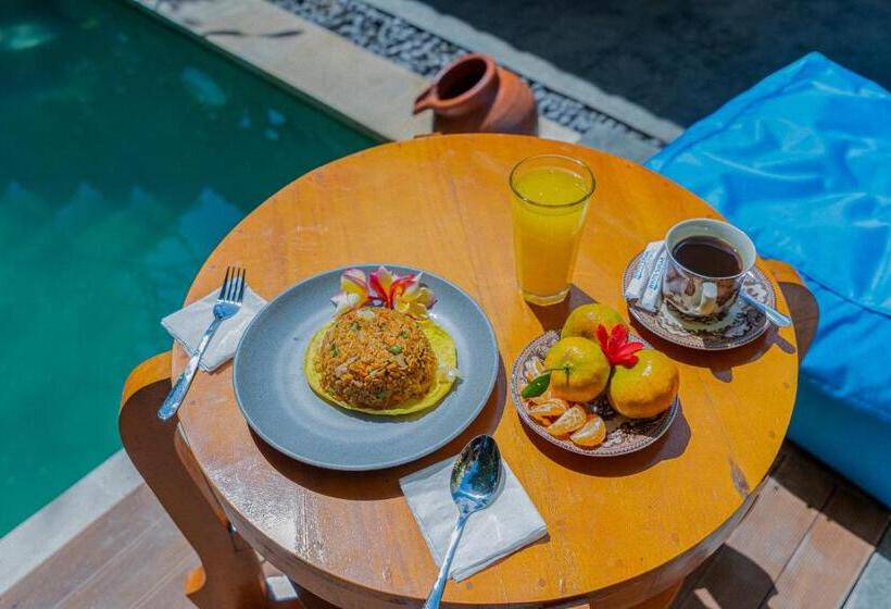 Pensjonat Ngesil Private Joglo & Pool