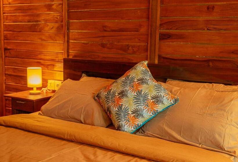 Pensjonat Ngesil Private Joglo & Pool