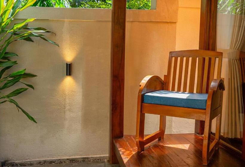 Pensjonat Ngesil Private Joglo & Pool