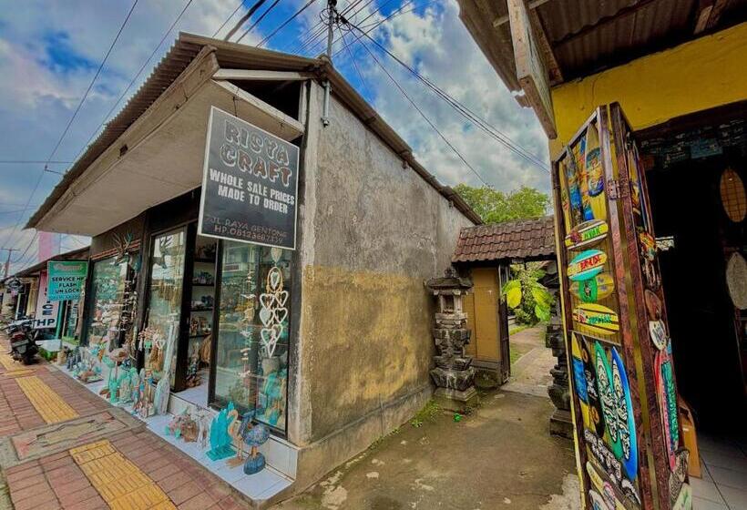 Pensjonat Ngesil Private Joglo & Pool