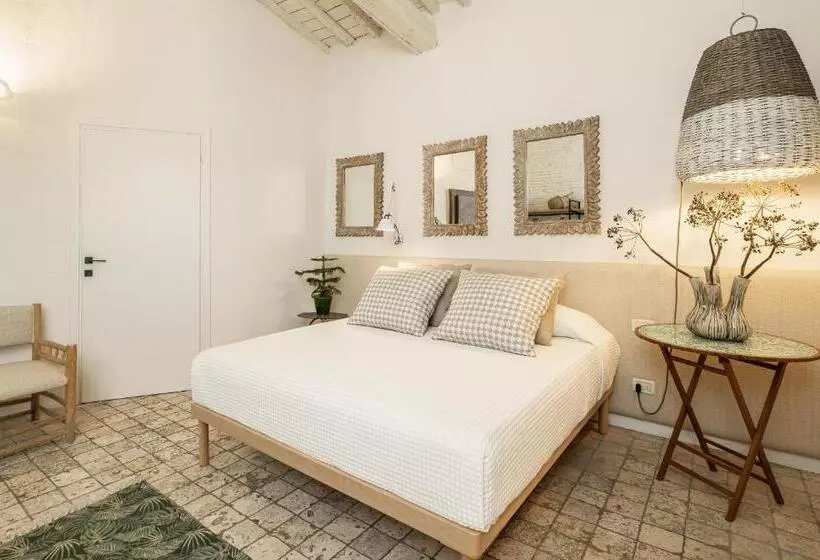 Majatalo Scarlea Rooms