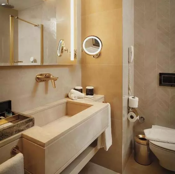 The Hotels, Galata