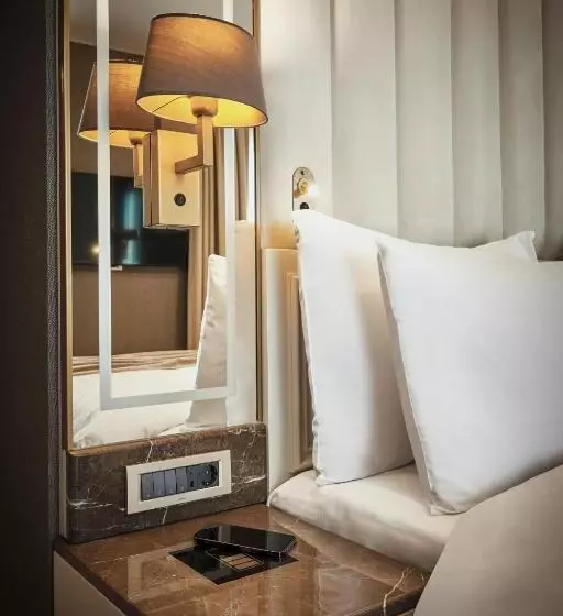 The Hotels, Galata