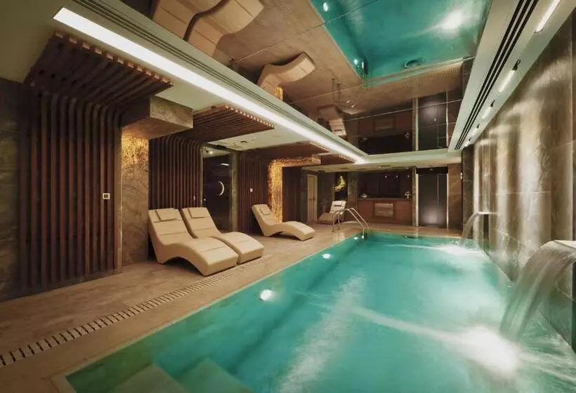 The Hotels, Galata
