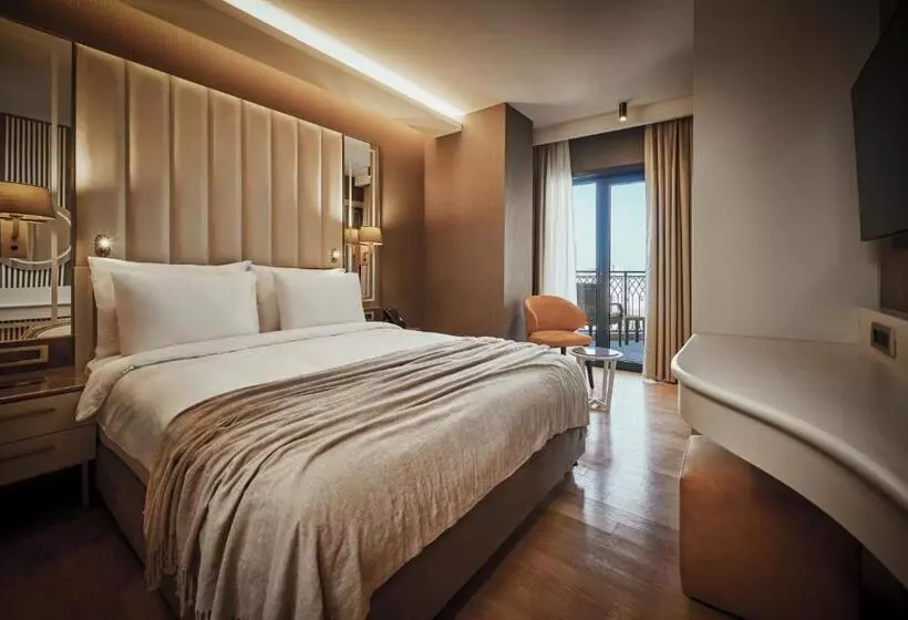 The Hotels, Galata