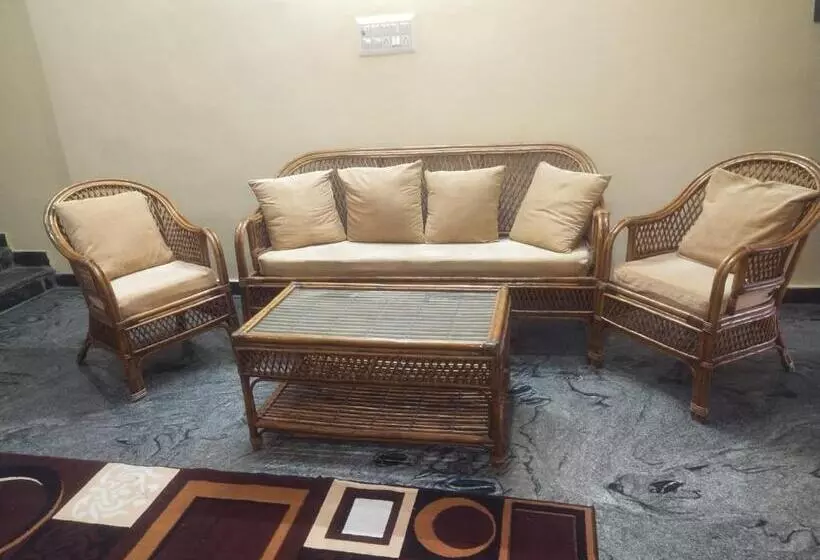 Aamiaismajoitus (B&B) Jr Elite Home Stay