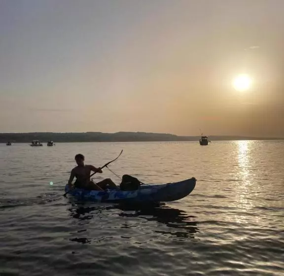 Aamiaismajoitus (B&B) The Blue Window   Rooms   300m From Sea