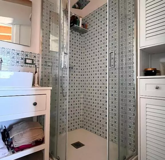 Aamiaismajoitus (B&B) The Blue Window   Rooms   300m From Sea