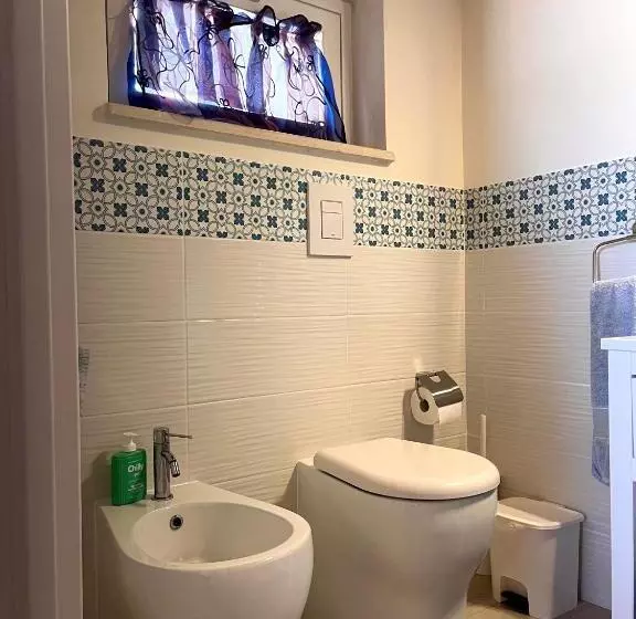 Aamiaismajoitus (B&B) The Blue Window   Rooms   300m From Sea