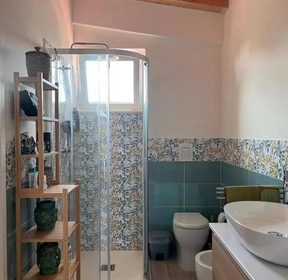 Aamiaismajoitus (B&B) The Blue Window   Rooms   300m From Sea