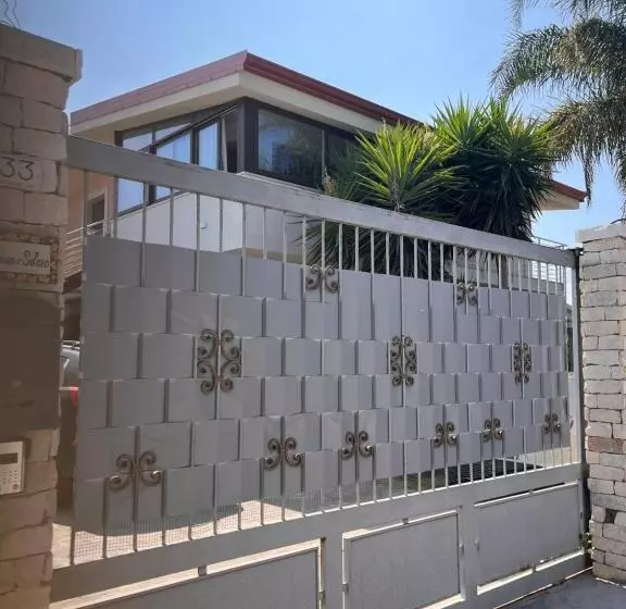 Aamiaismajoitus (B&B) The Blue Window   Rooms   300m From Sea