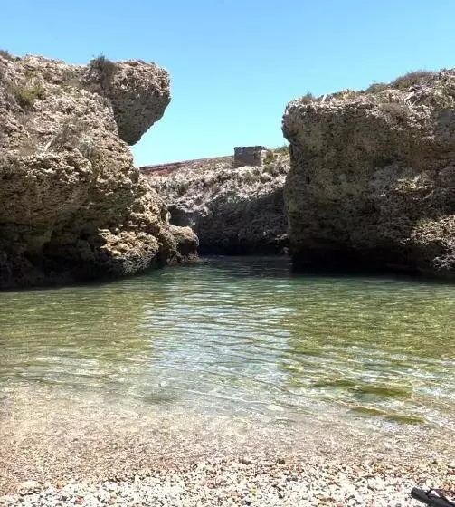 Aamiaismajoitus (B&B) The Blue Window   Rooms   300m From Sea