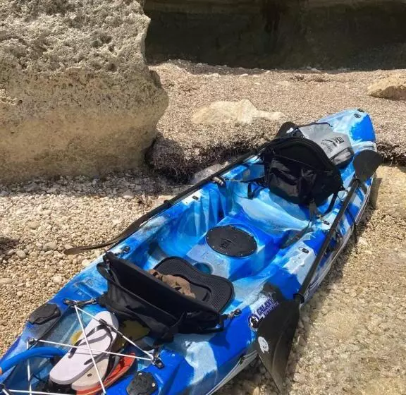 Aamiaismajoitus (B&B) The Blue Window   Rooms   300m From Sea