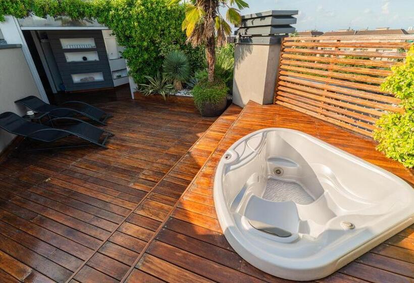 Fiftyfive One Zuretti