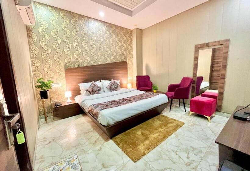 Pearl Grand Family Hotel Feel Like Home