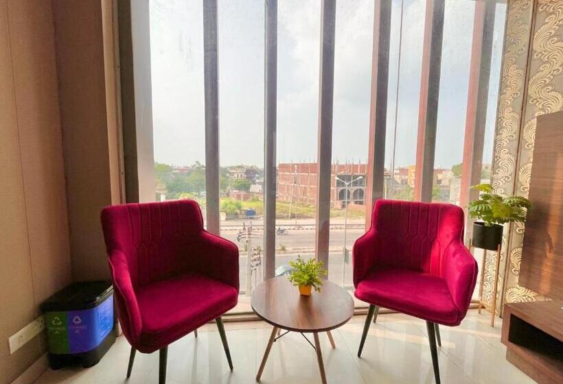 Pearl Grand Family Hotel Feel Like Home