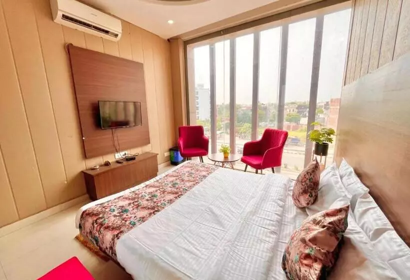 Pearl Grand Family Hotel Feel Like Home