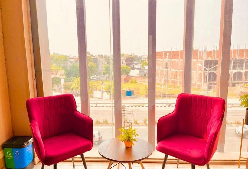 Pearl Grand Family Hotel Feel Like Home