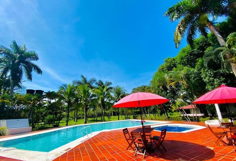 هتل Finca Campestre La Carolina