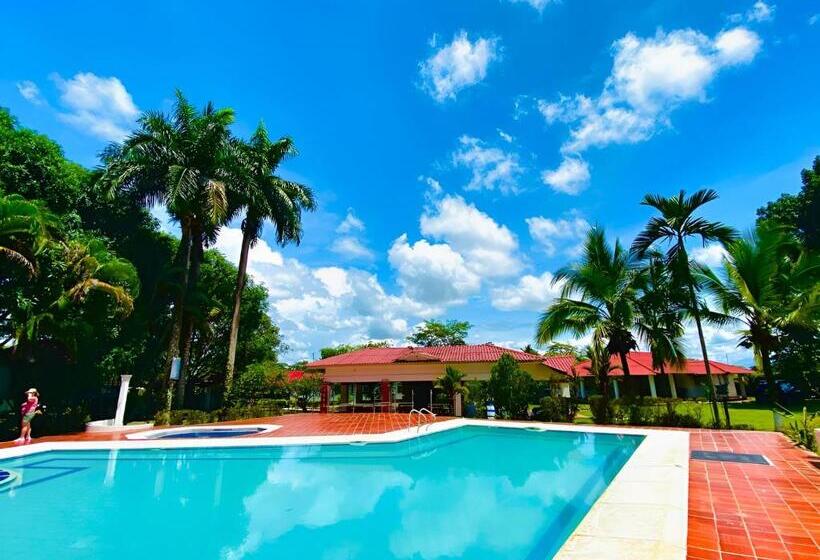 هتل Finca Campestre La Carolina