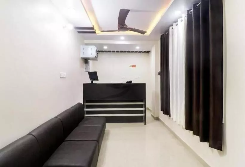 هتل Collection O Lily Grand Hyderabad Gate