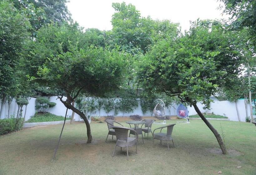 Otel The Leela S Paradise