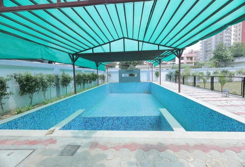 Otel The Leela S Paradise