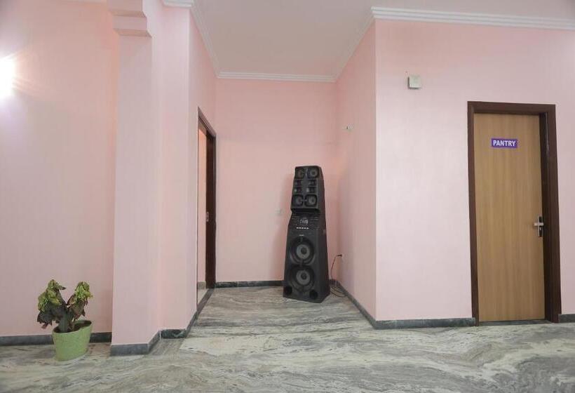 Otel The Leela S Paradise