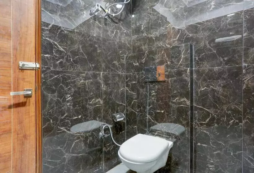Hotelli Super Townhouse Eden Garden Zirakpur