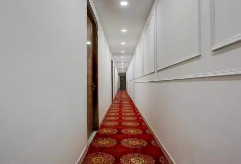 Hotelli Super Townhouse Eden Garden Zirakpur