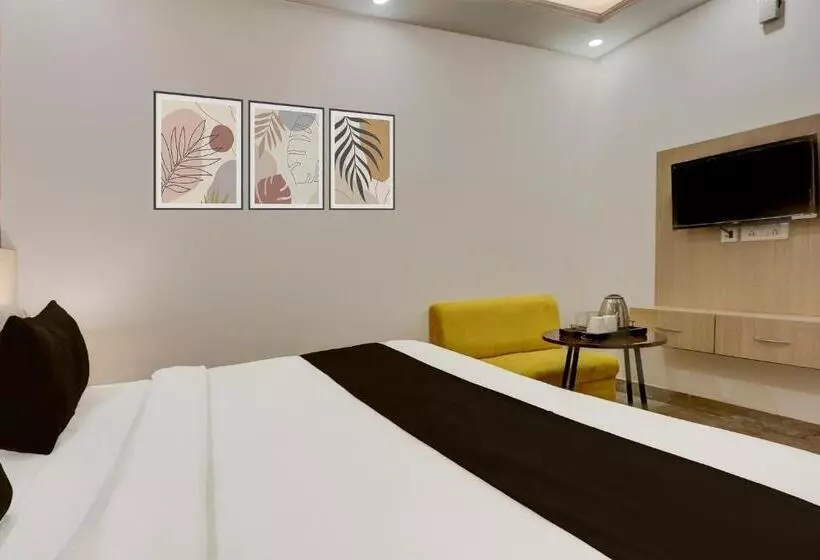 Hotelli Super Townhouse Eden Garden Zirakpur