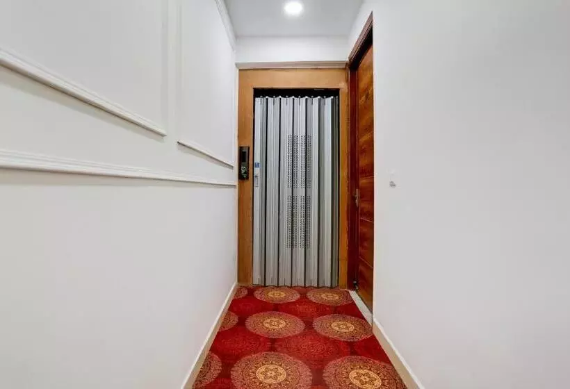 Hotelli Super Townhouse Eden Garden Zirakpur