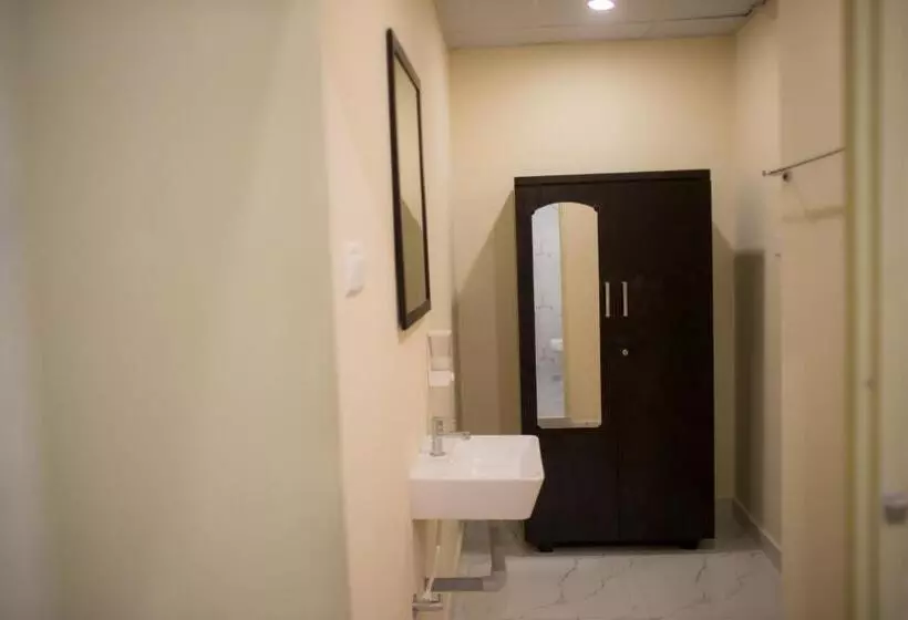 Hotelli Vr Paradise Inn