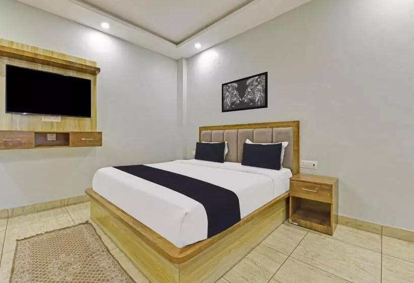 Super Hotel O Gauri Shankar