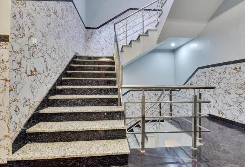 Super Hotel O Gauri Shankar