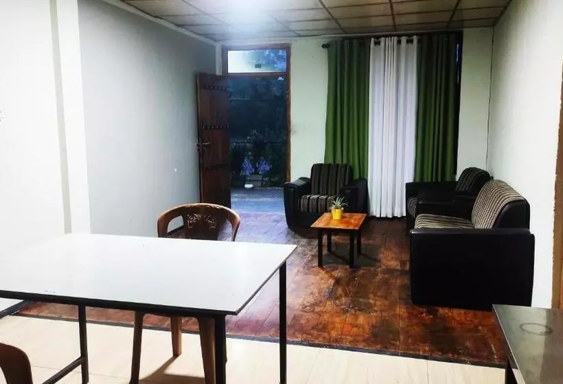 Majatalo Gal Oya Lakeside