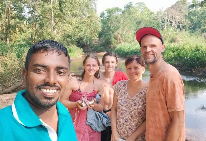 Majatalo Gal Oya Lakeside