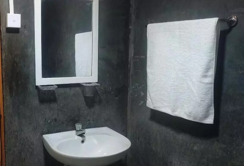 Majatalo Gal Oya Lakeside